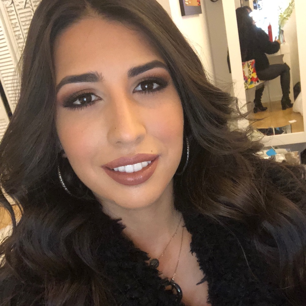 Meet your Posher, Andrea